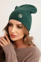 Kesi Dámská čepice s proužky a ozdobným knoflíkem s přídavkem vlny a modalu zelená