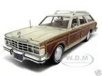 1979 Chrysler Lebaron Town & Country Cream 1/24 Diecast Model Car by Motormax