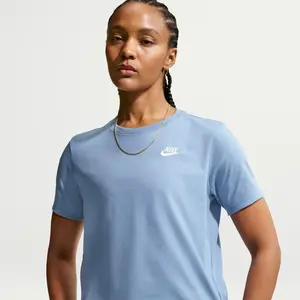 Nike Sportswear Club Essentials L