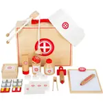 Small foot Wooden Doctor’s Kit sada hraček ze dřeva 3 y+ 24 ks