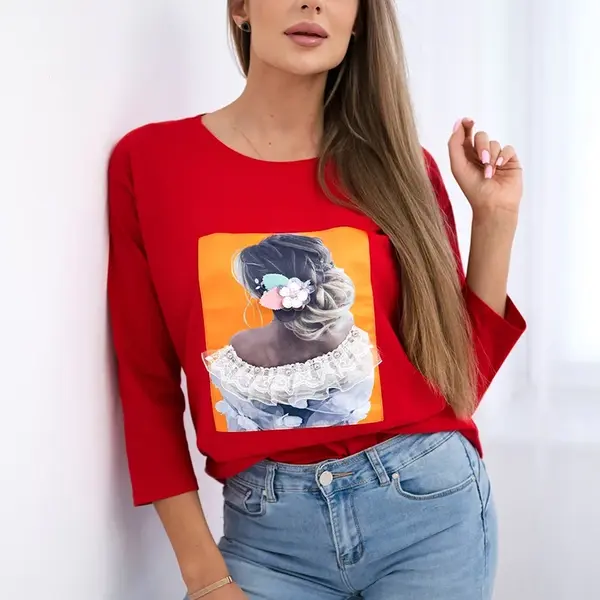 Halenka s 3D grafikou, krajka červená