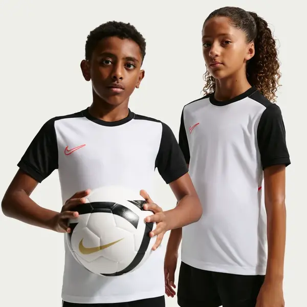 Nike Academy M