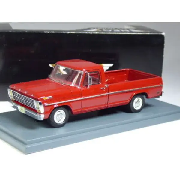 1:43 Ford F-series Červená