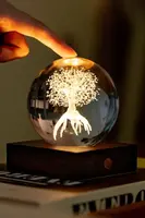 Bezdrátová dekorativní LED lampa Gingko Design Amber Crystal Light 9,5 x 8 x 8 cm hnědá barva