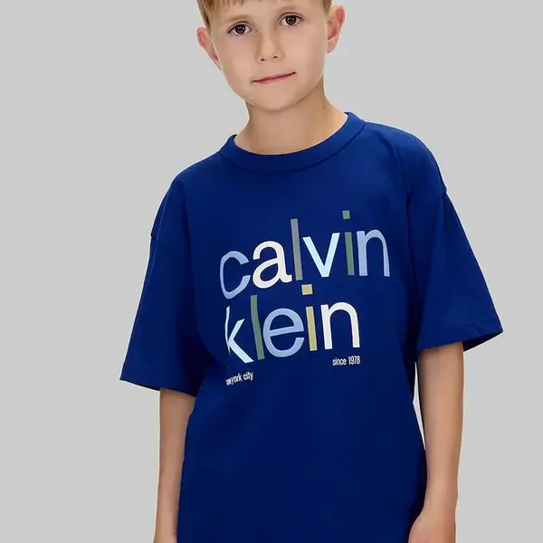 Dětské bavlněné tričko Calvin Klein Jeans tmavomodrá barva, s potiskem, IB0IB02578