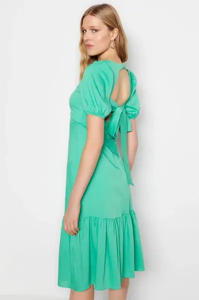 Trendyol zelený tkaný detail chrbta midi tkané šaty