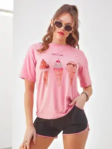 Resti Women's sports set with a t-shirt and shorts Ice Cream