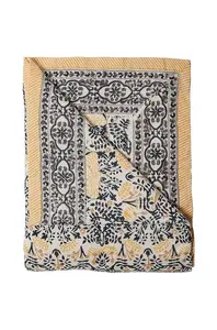 Au Maison  Přehoz  Quilt Artisan