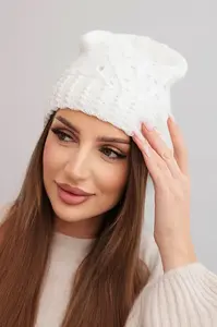 Dámská zimní čepice s vlnou a flitry