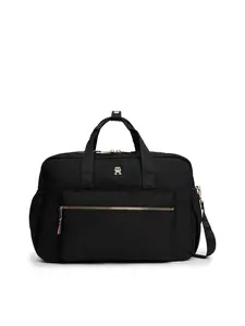 TOMMY HILFIGER Kabelky 'TH Monogram Plaque Changing'  čierna