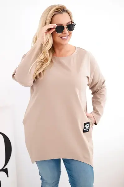 Plus-size blúzka s predĺženým chrbtom camel