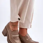 Kožené polobotky na podpatku s ozdobou