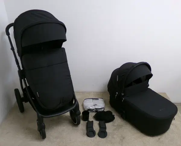 KINDERKRAFT SELECT Kočárek kombinovaný Nea 2v1 Midnight Black, Premium