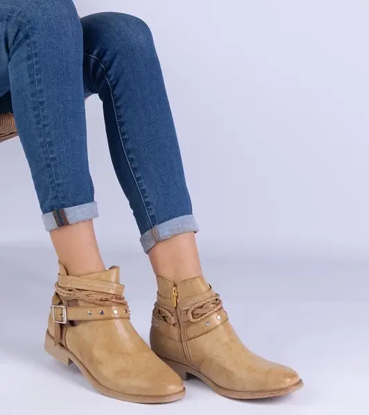 Gemre Brown flat ankle boots with cutout and buckle Savaner