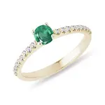 Prsteň zo žltého zlata s diamantmi a smaragdom KLENOTA