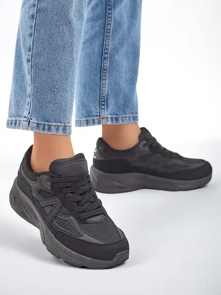 Resti Women's sport sneakers on a thicker sole Moderax