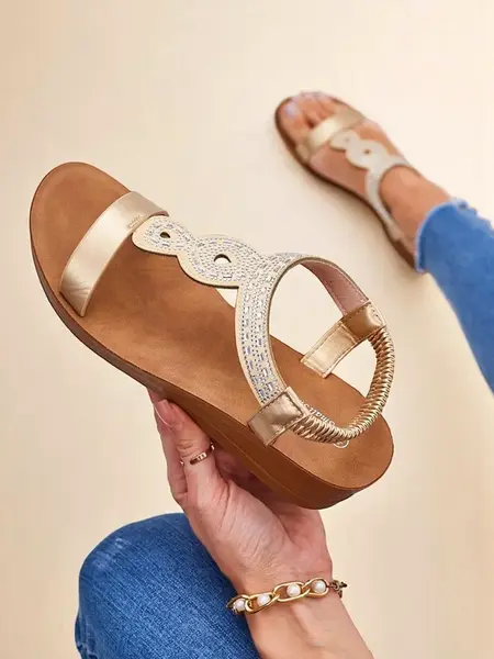 Resti Women’s wedge sandals with zirconia Agaya