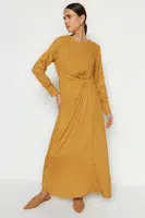 Trendyol velbloudí pas 100% viskóza tkané šaty s nařaseným látkou kryté knoflíkem Detailní