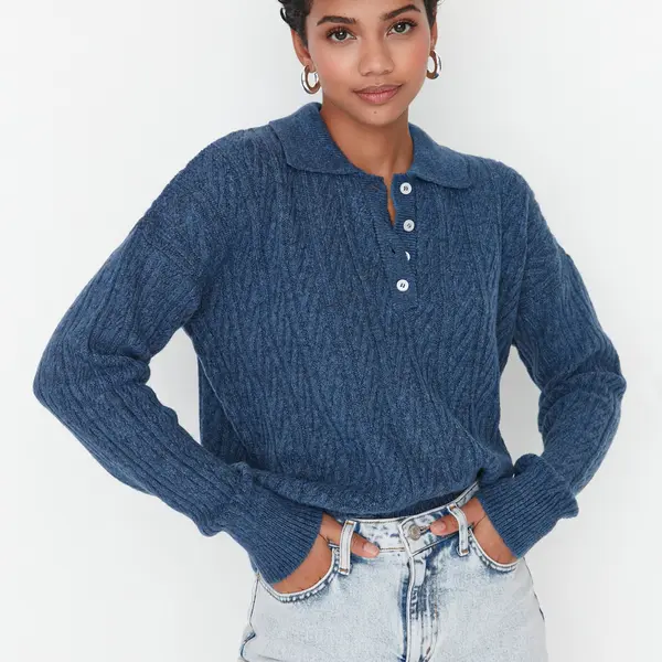Trendyol Indigo Wide Fit mäkký textúrovaný pletený sveter