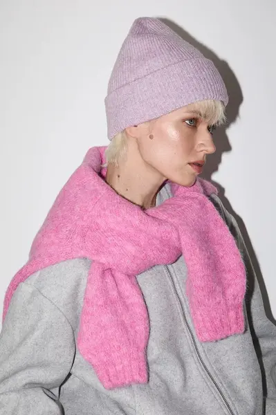 Čepice z vlněné směsi Medicine