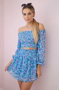 Set with blue flowers