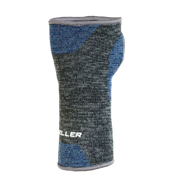 Mueller 4-Way Stretch Premium Knit Wrist Support, bandáž na zápěstí Velikost: M/L