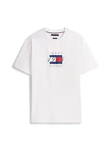 Tommy Hilfiger Linear Flag Graphic Tee S