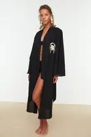 Trendyol černý midi kimono a kaftan s páskem, 100% bavlna, s tkanou výšivkou