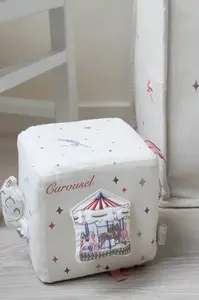 Cam Cam Copenhagen  interaktívna hračka detská bavlnená Carousel