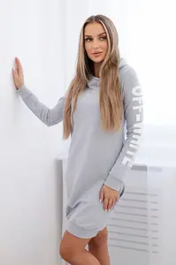 Šaty z bílé šedé