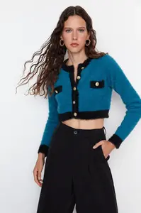 Trendyol Blue Super Crop Pile Pletený kardigán