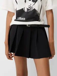 Bershka Sukňa  čierna