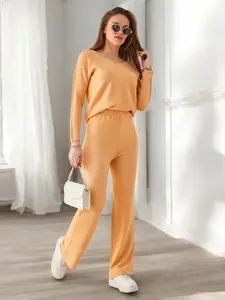 Resti Women's sweater set