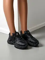 Resti Women's sports sneakers on a thicker sole Quensi