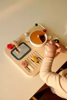 Interaktívna hračka Liewood Magnus Little Chef Play Board