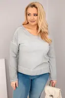 Plus size blúzka s V-výstrihom a dlhším chrbtom