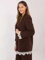 Hnědé sako s krajkovým lemem