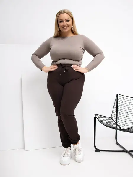 Tmavohnedé tepláky