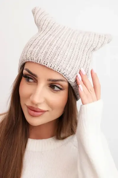 Dámska zimná čiapka s ušami Kesi