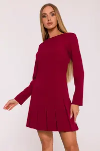 Dámske elegantné mini šaty s boxovanými záhybmi - bordové