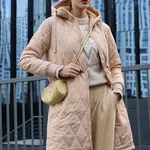 Bigdart 5138 prošívaný dlouhý nadýchaný kabát - béžový