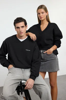 Trendyol Black Unisex Oversize/Wide Cut Polar Fleece Inside V Neck Printed Sweatshirt