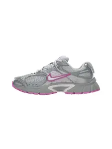 NIKE Nízke tenisky 'V5'  sivá / purpurová