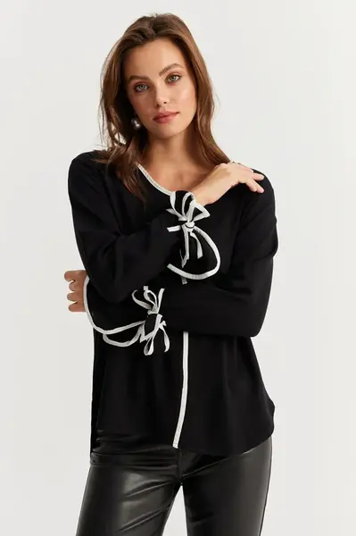 Cool & Sexy Women's Black-White Contrast Plaid Woven Blouse