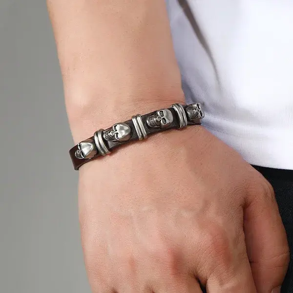 Alloy Skull Rivets Bracelet