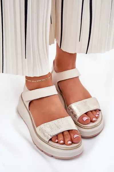 S. BARSKI Dámské Sandály Na Klinu A Platformě S Ozdobami S.Barski HY056 Béžové