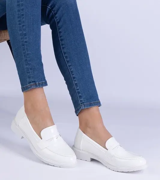 Gemre White patent leather women's low shoes Eledia