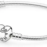 Pandora Stříbrný náramek se srdíčkovým zapínáním 590719 21 cm