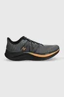 Bežecké topánky New Balance FuelCell Propel v4 WFCPRGA4 šedá farba