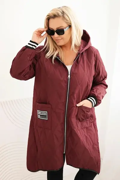 Kesi Włoski Dámská bunda Plus Size prošívaná s kapucí a sportovními manžetami švestková